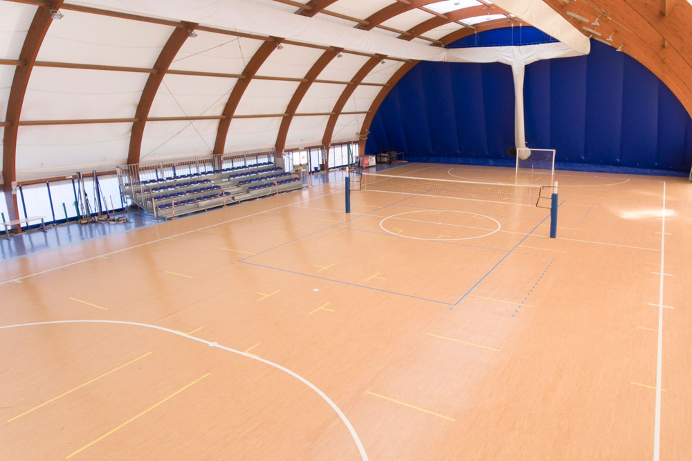 Sol sportif caoutchouc ou pvc de gymnase, salle de sport, sol de